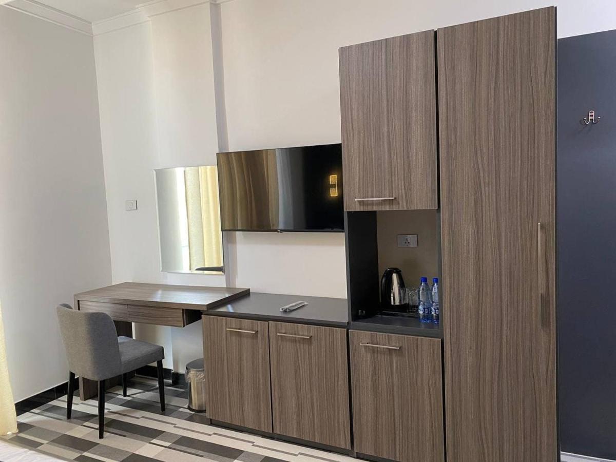 Ecco Modern Guest House Адис Абеба Екстериор снимка
