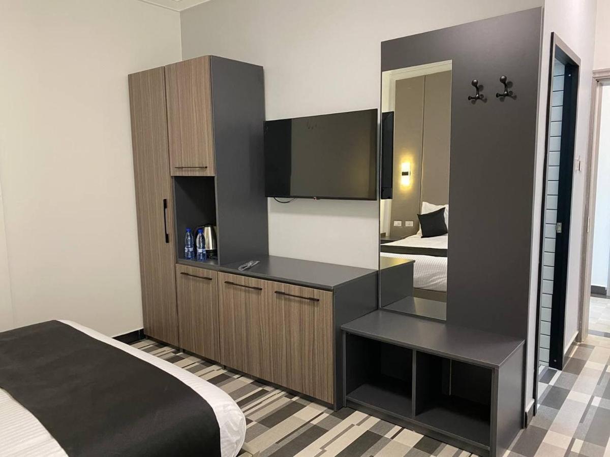 Ecco Modern Guest House Адис Абеба Екстериор снимка