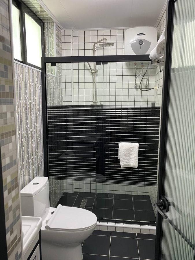 Ecco Modern Guest House Адис Абеба Екстериор снимка